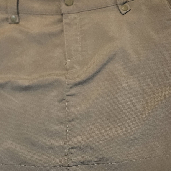 Under Armour women's size 10 khaki color skort - Picture 8 of 8